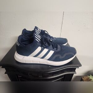ADIDAS SNEAKERS